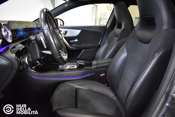 MERCEDES-BENZ A 180 d Automatic Premium